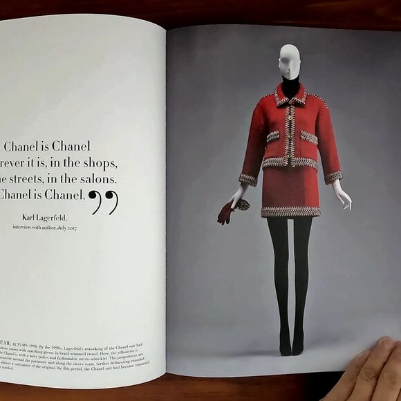 Luxury Coffee Table Book: Chanel, The Legend of an Icon (Coco & Karl Lagerfeld) - Picture 5 of 16